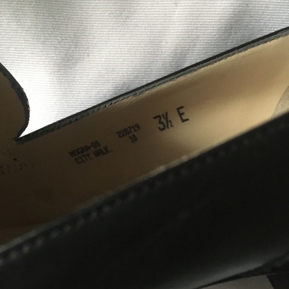 Bally | Vintage 80s City Walker Spectator Heel - Picture 3 of 12